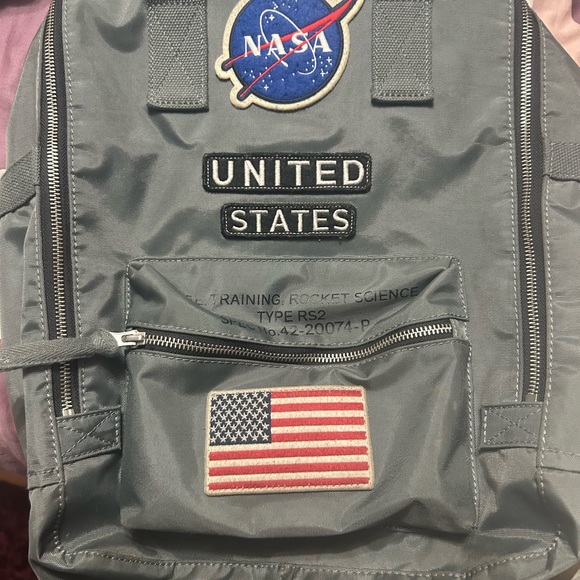 Backpack - Picture 3 of 3